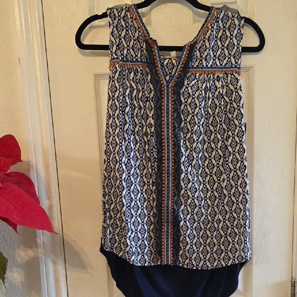 Daniel Rainn Navy and White Sleeveless Blouse